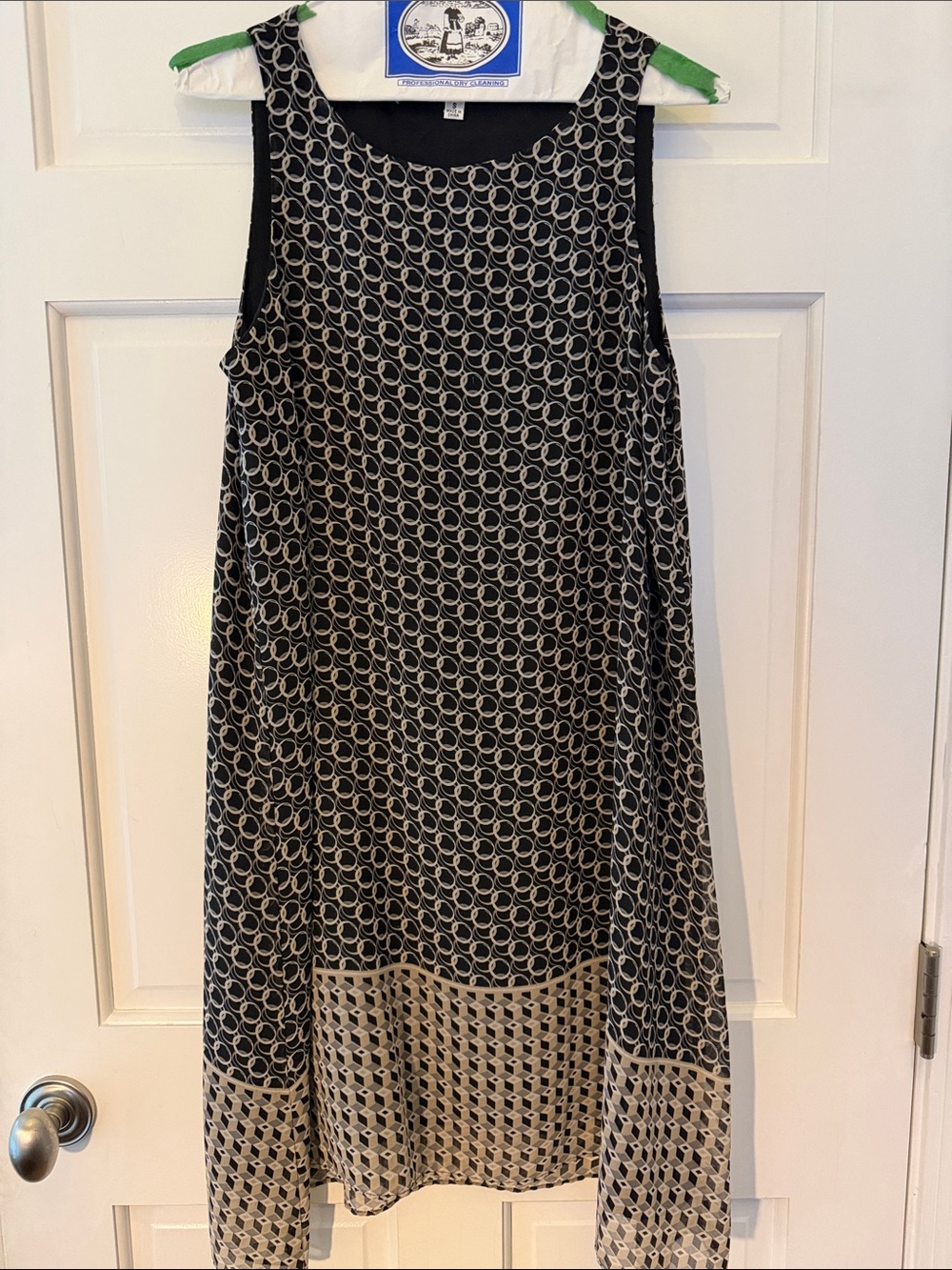 Max Studio Black and Cream Sleeveless Midi Dress